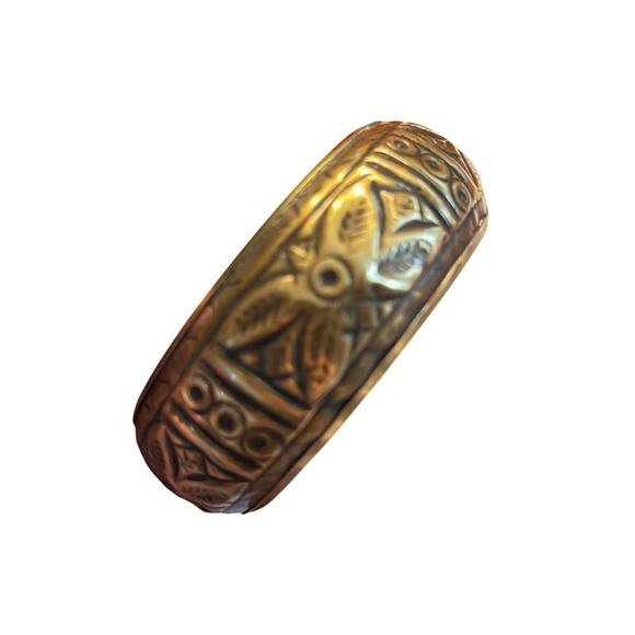 Brass bangle bracelet vintage 1970's domed embossed retro Boho hippie chic - Picture 7 of 7